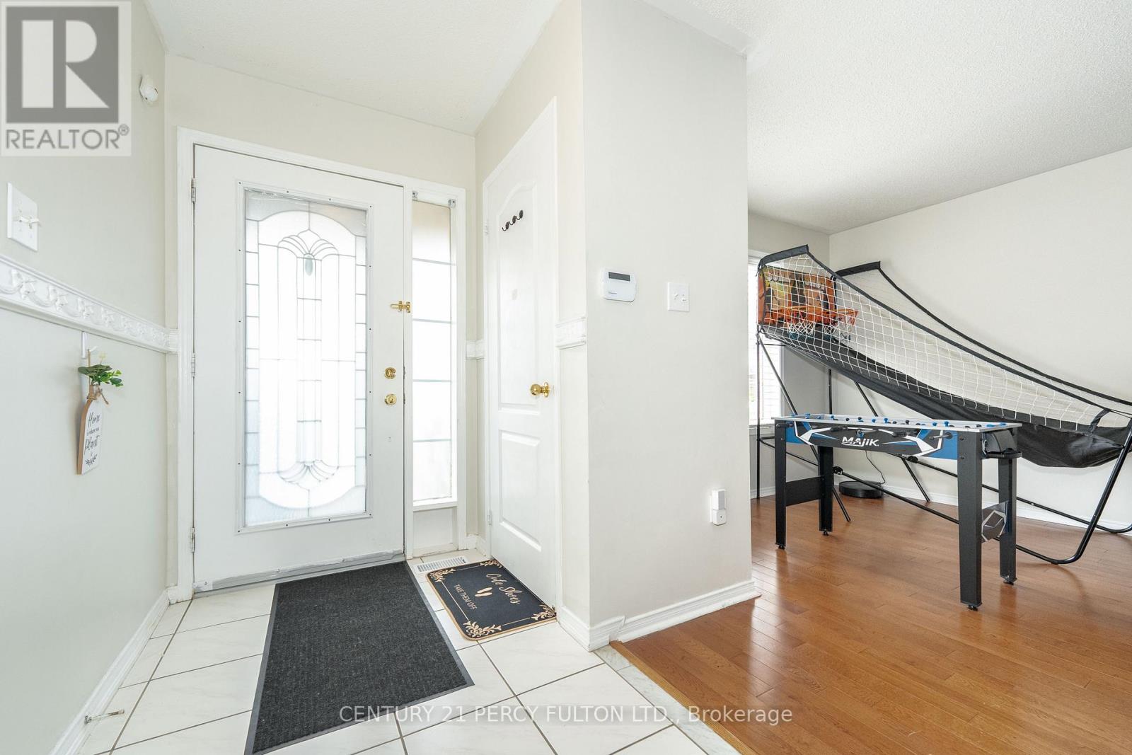 71 Armitage Crescent, Ajax, Ontario  L1T 4K9 - Photo 6 - E13688148