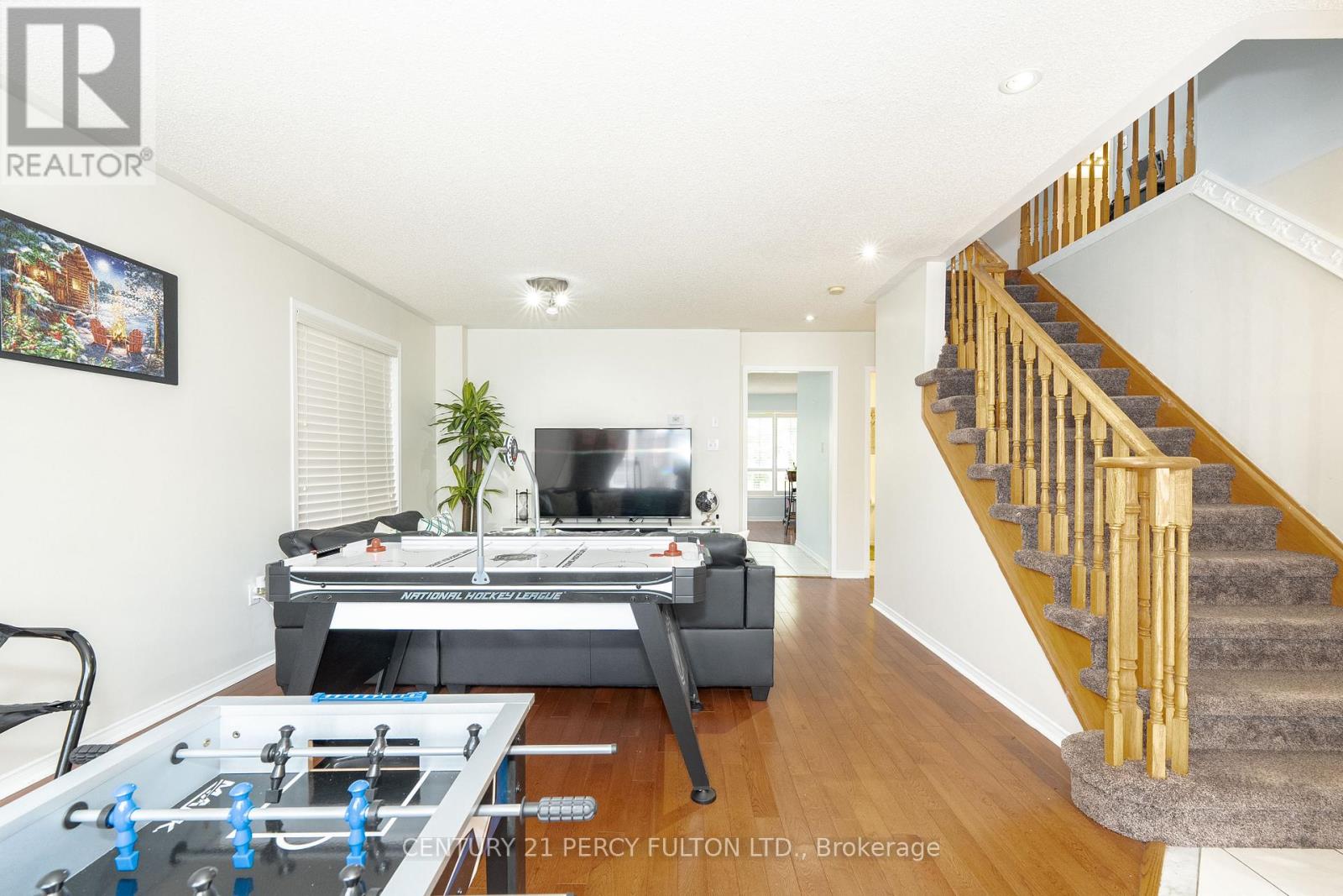 71 Armitage Crescent, Ajax, Ontario  L1T 4K9 - Photo 8 - E13688148