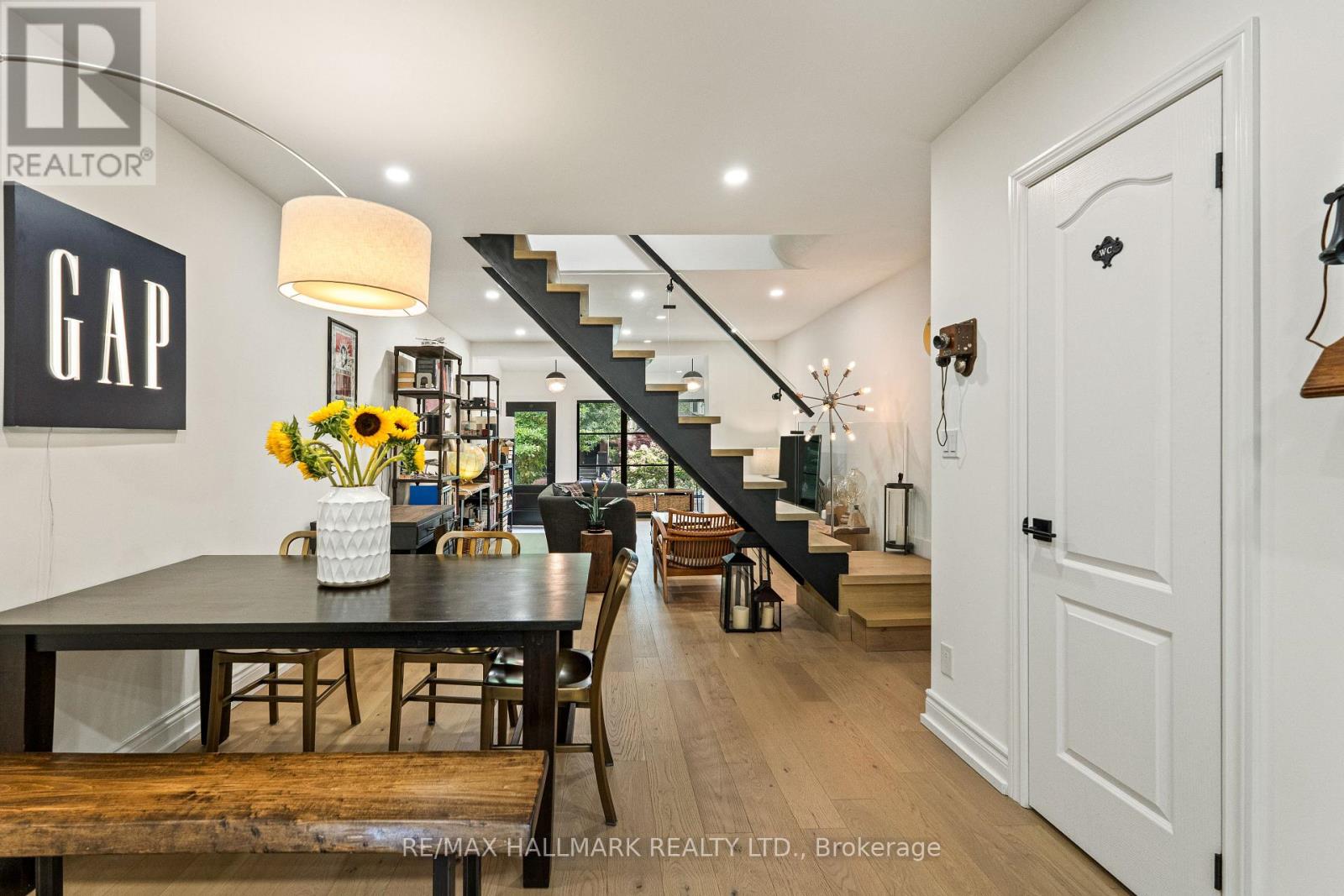 324 Kenilworth Avenue, Toronto, Ontario  M4L 3S8 - Photo 11 - E13688170