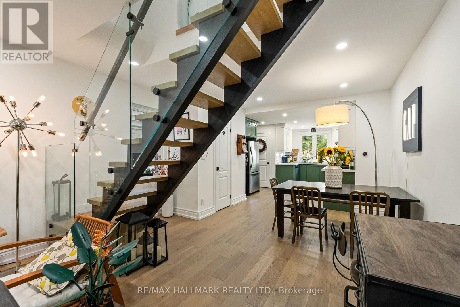 324 Kenilworth Avenue, Toronto, Ontario  M4L 3S8 - Photo 12 - E13688170