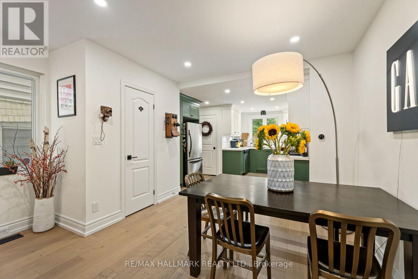 324 Kenilworth Avenue, Toronto, Ontario  M4L 3S8 - Photo 13 - E13688170