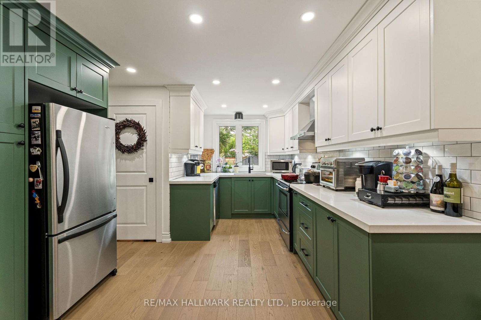 324 Kenilworth Avenue, Toronto, Ontario  M4L 3S8 - Photo 15 - E13688170