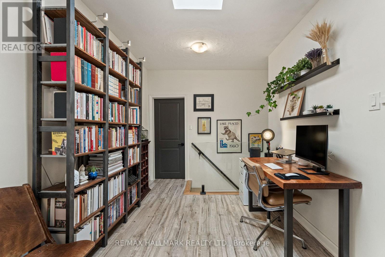 324 Kenilworth Avenue, Toronto, Ontario  M4L 3S8 - Photo 19 - E13688170