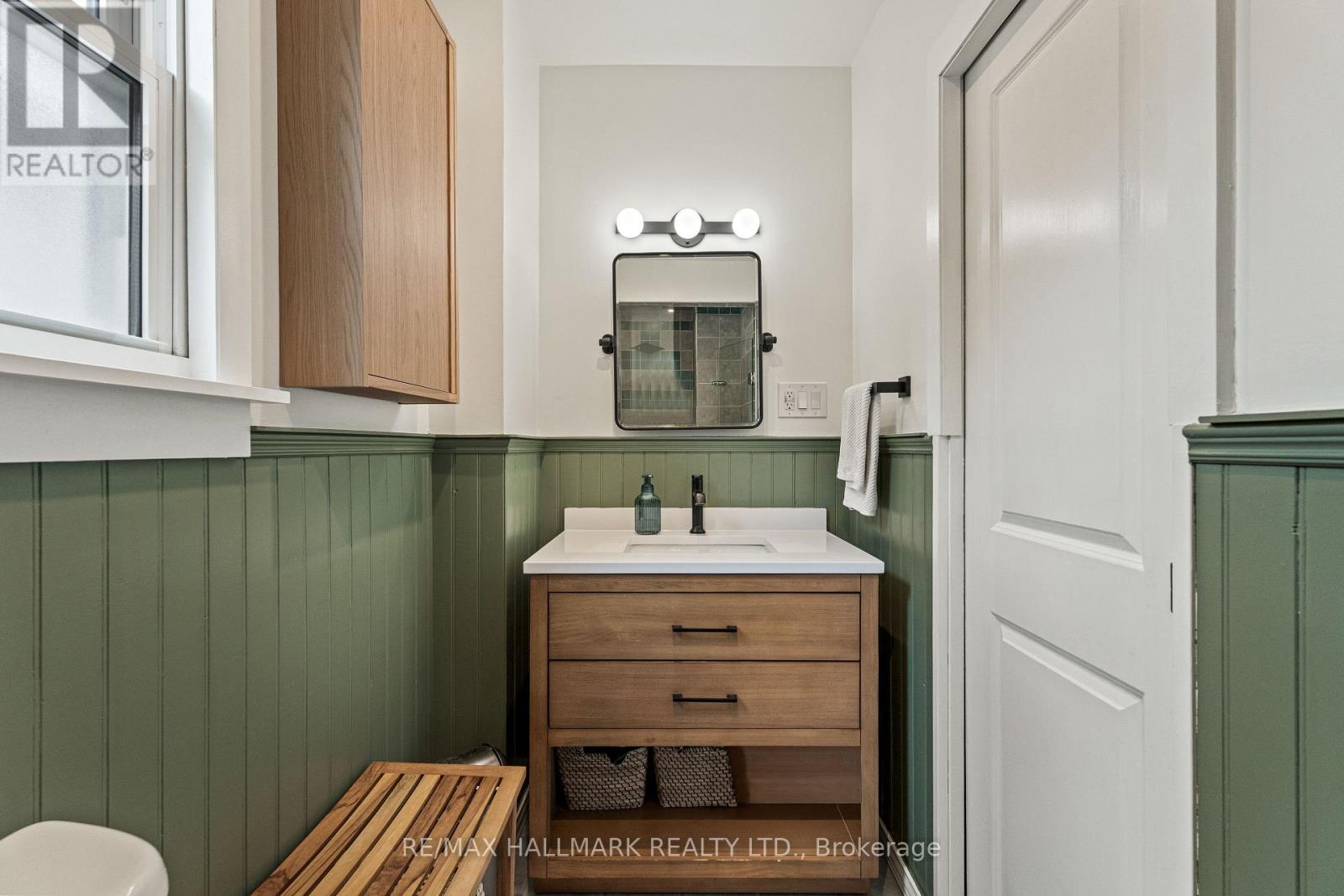 324 Kenilworth Avenue, Toronto, Ontario  M4L 3S8 - Photo 26 - E13688170