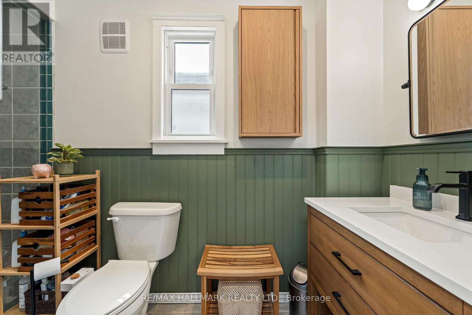 324 Kenilworth Avenue, Toronto, Ontario  M4L 3S8 - Photo 28 - E13688170