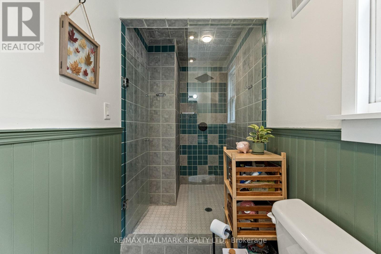 324 Kenilworth Avenue, Toronto, Ontario  M4L 3S8 - Photo 29 - E13688170