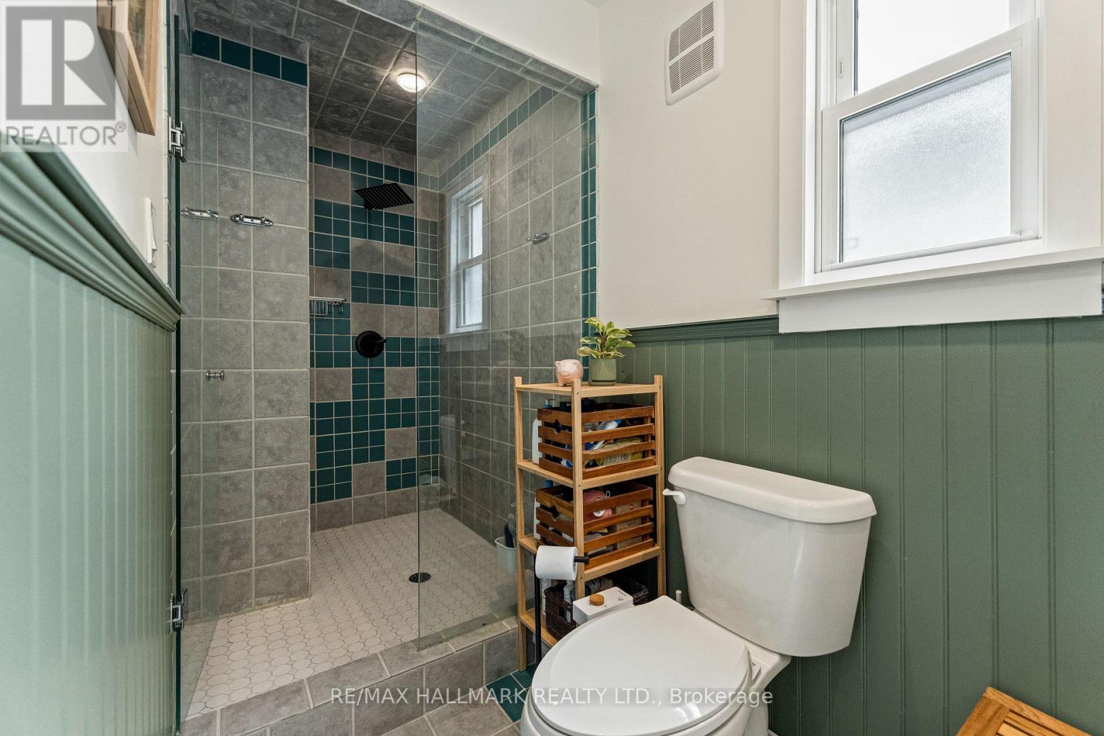 324 Kenilworth Avenue, Toronto, Ontario  M4L 3S8 - Photo 30 - E13688170