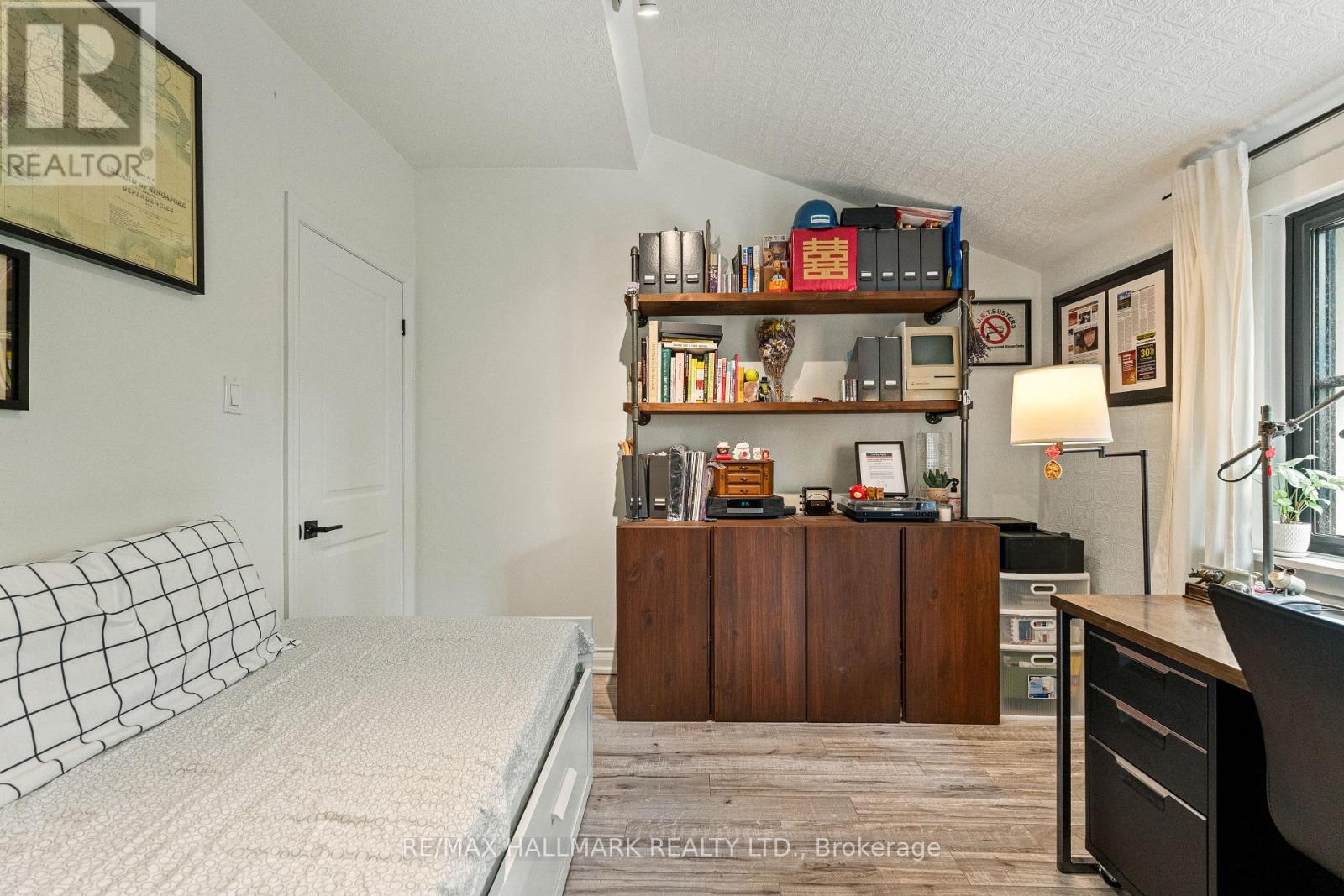 324 Kenilworth Avenue, Toronto, Ontario  M4L 3S8 - Photo 35 - E13688170
