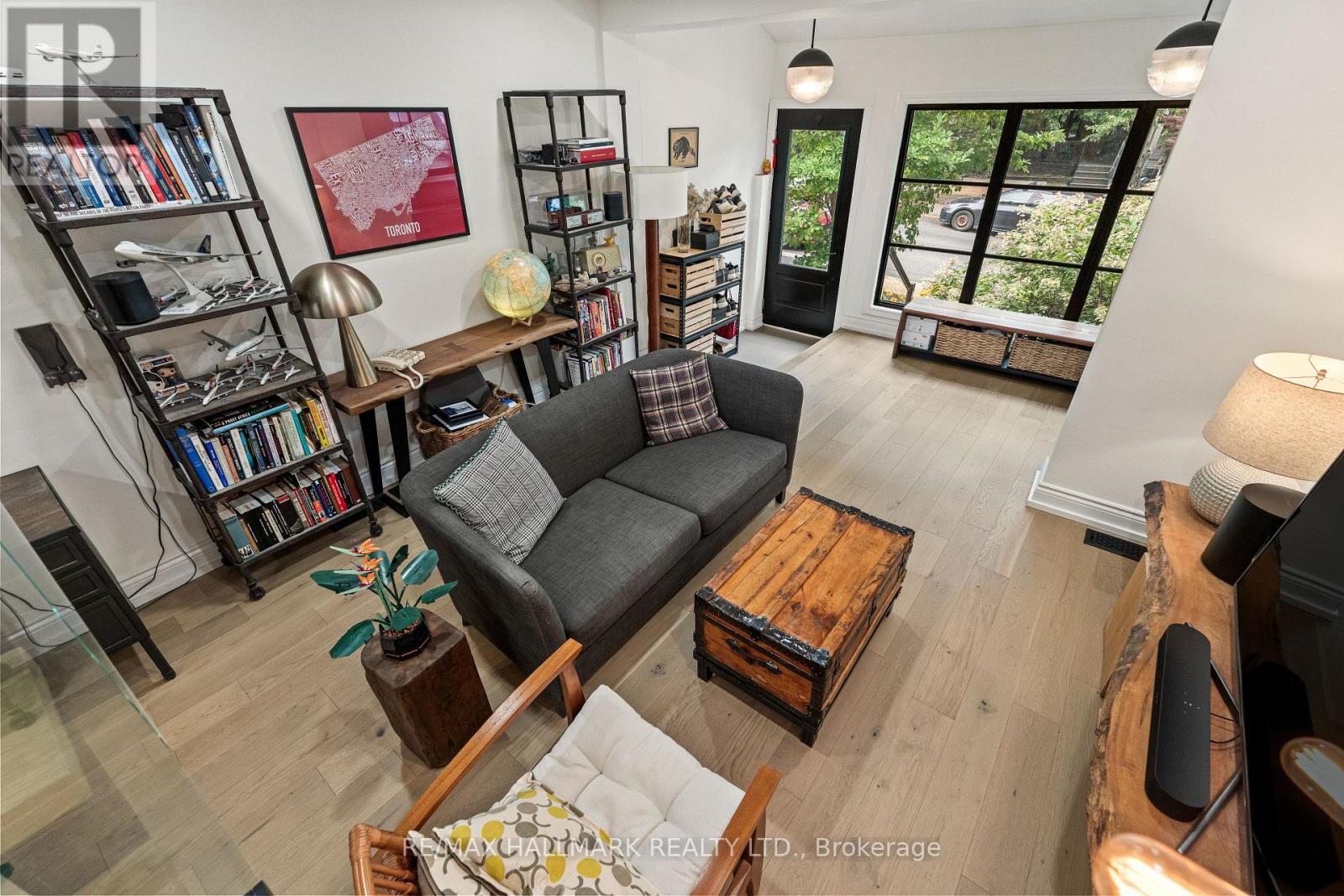 324 Kenilworth Avenue, Toronto, Ontario  M4L 3S8 - Photo 9 - E13688170