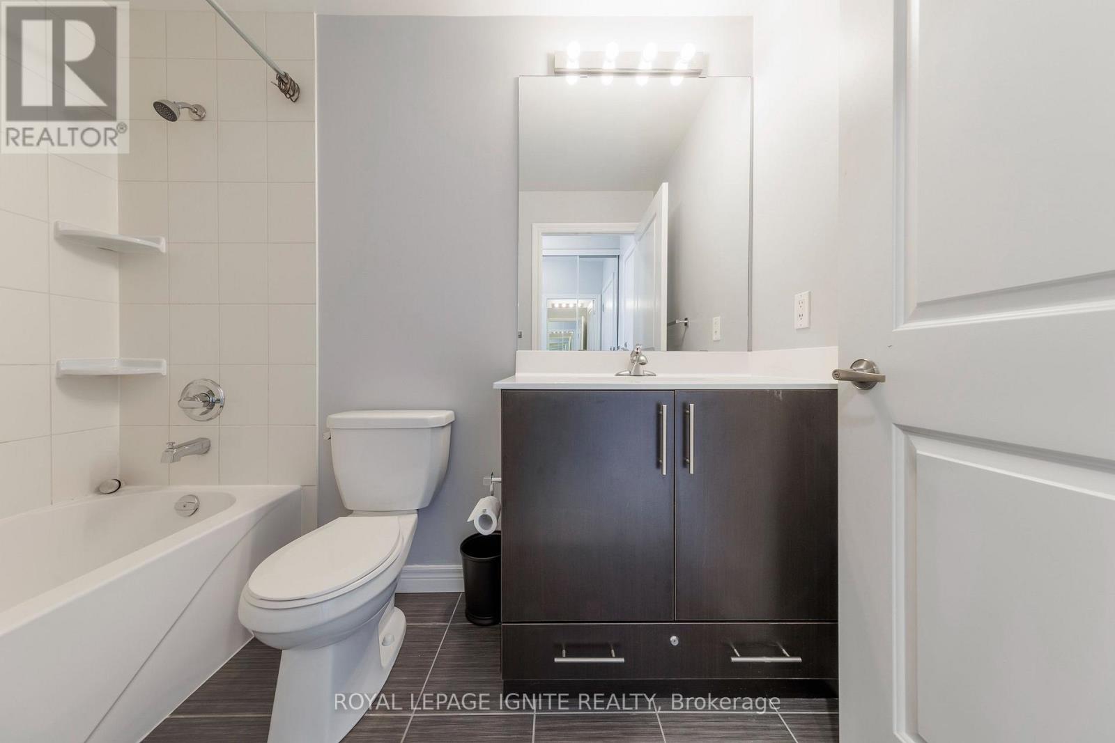 Ph04 - 50 Town Centre Court, Toronto, Ontario  M1P 0A9 - Photo 16 - E13688180