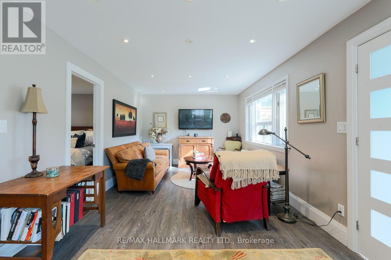 110 Lakeside Avenue, Toronto, Ontario  M1N 3C1 - Photo 3 - E13688182