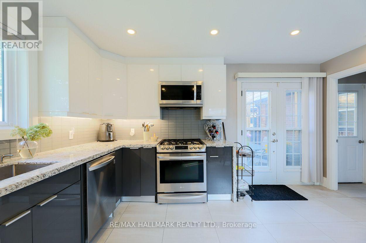 110 Lakeside Avenue, Toronto, Ontario  M1N 3C1 - Photo 8 - E13688182