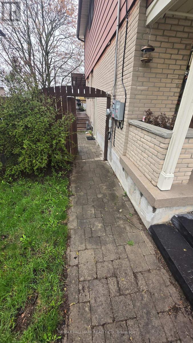 Lower Level - 106 Springdale Crescent, Oshawa, Ontario  L1H 7C1 - Photo 4 - E13688220