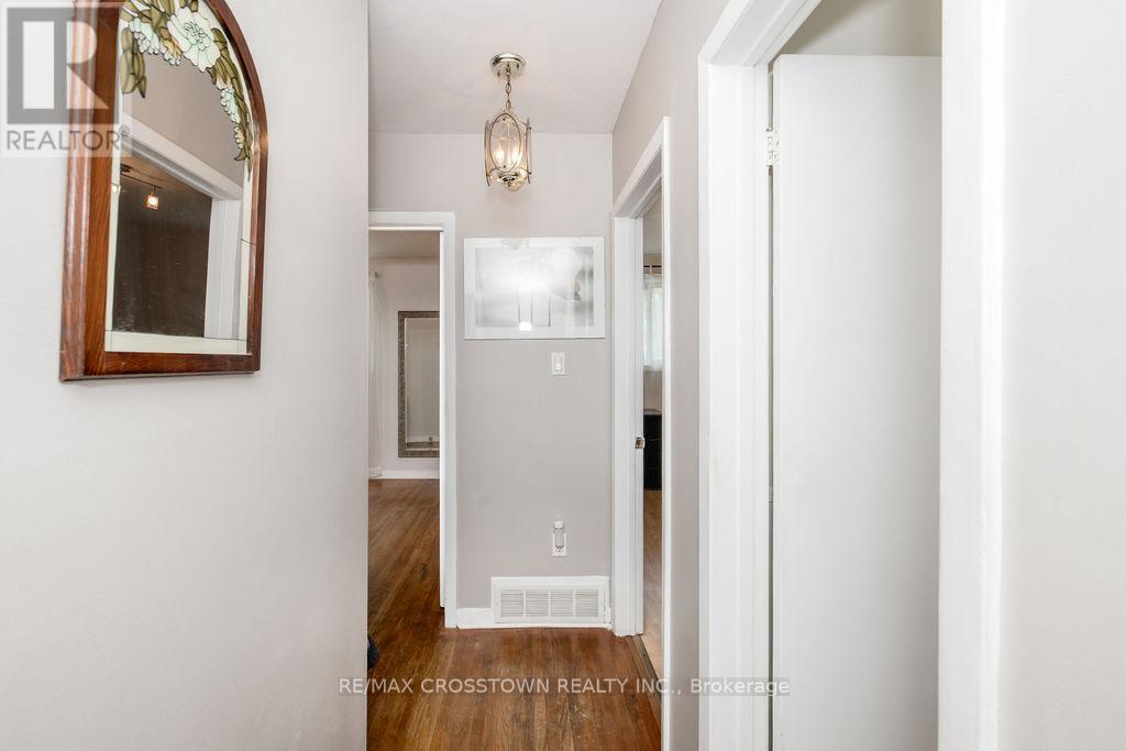 865 Krosno Boulevard, Pickering, Ontario  L1W 1H2 - Photo 17 - E13688242