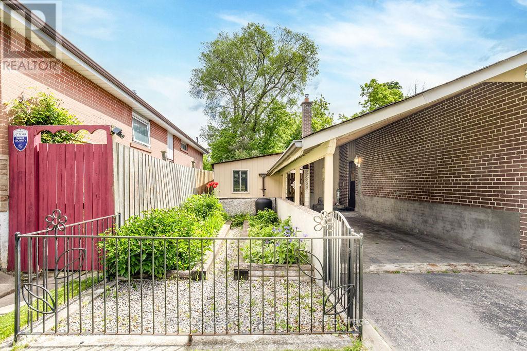865 Krosno Boulevard, Pickering, Ontario  L1W 1H2 - Photo 34 - E13688242