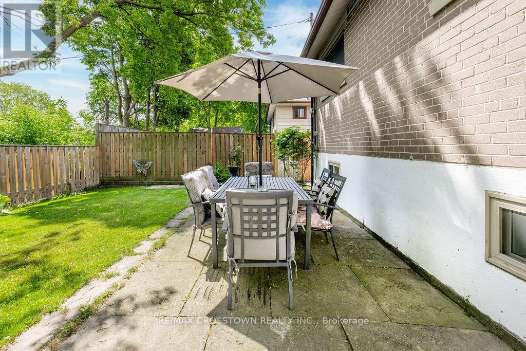 865 Krosno Boulevard, Pickering, Ontario  L1W 1H2 - Photo 39 - E13688242