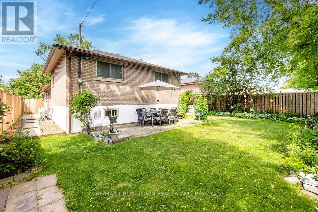 865 Krosno Boulevard, Pickering, Ontario  L1W 1H2 - Photo 43 - E13688242