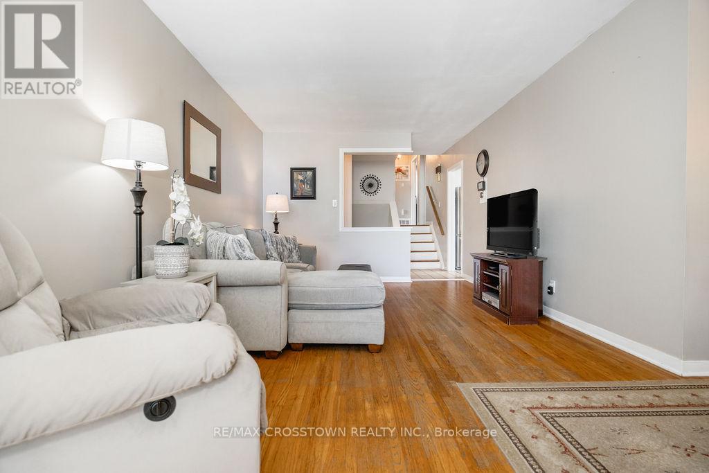 865 Krosno Boulevard, Pickering, Ontario  L1W 1H2 - Photo 7 - E13688242