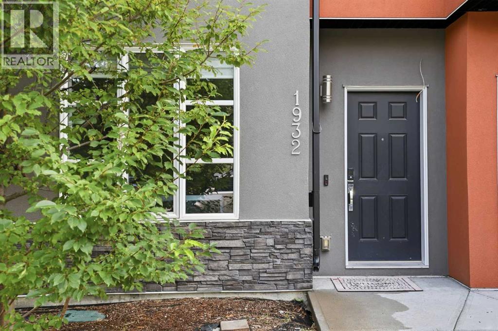 1932 26a Street SW, Calgary, Alberta  T3E 2B7 - Photo 3 - A2337941