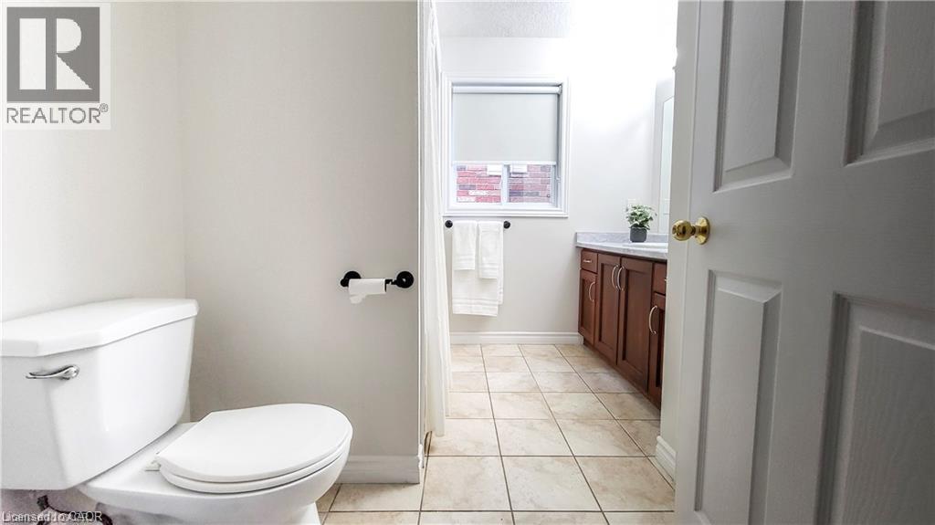 128 Udvari Crescent Unit# A, Kitchener, Ontario  N2N 3P6 - Photo 13 - 40856389