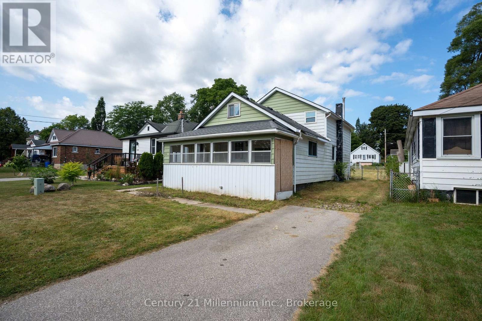 1536 5th Avenue W, Owen Sound, Ontario  N4K 5B5 - Photo 1 - X13688082