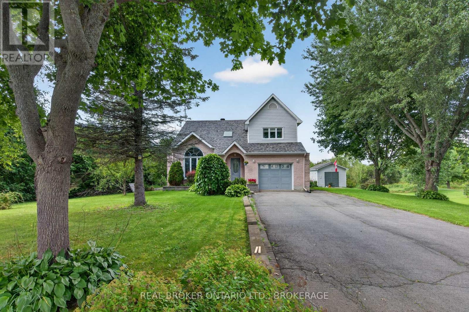3901 County 45 Road, North Glengarry, Ontario K0C 1A0 - Photo 2 - X13688206