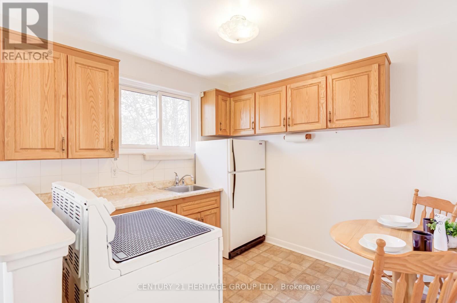 245 Browndale Crescent, Richmond Hill, Ontario  L4C 3H9 - Photo 12 - N13688032