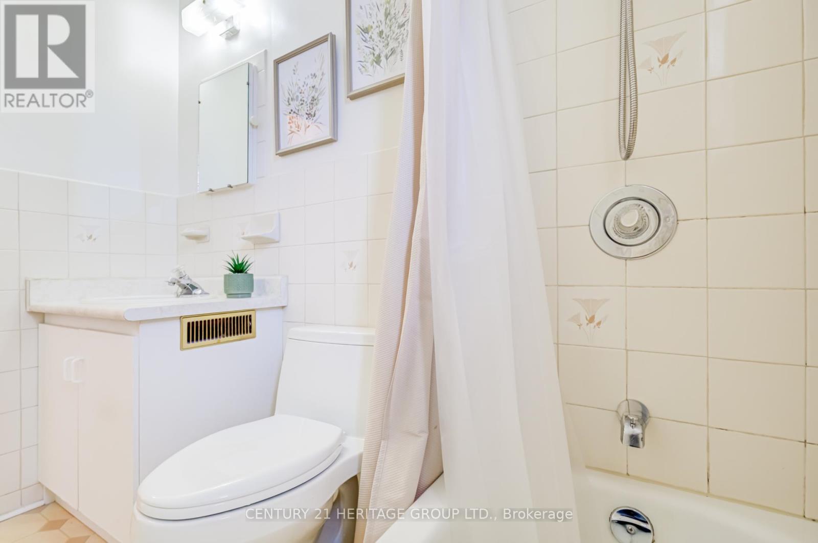245 Browndale Crescent, Richmond Hill, Ontario  L4C 3H9 - Photo 20 - N13688032