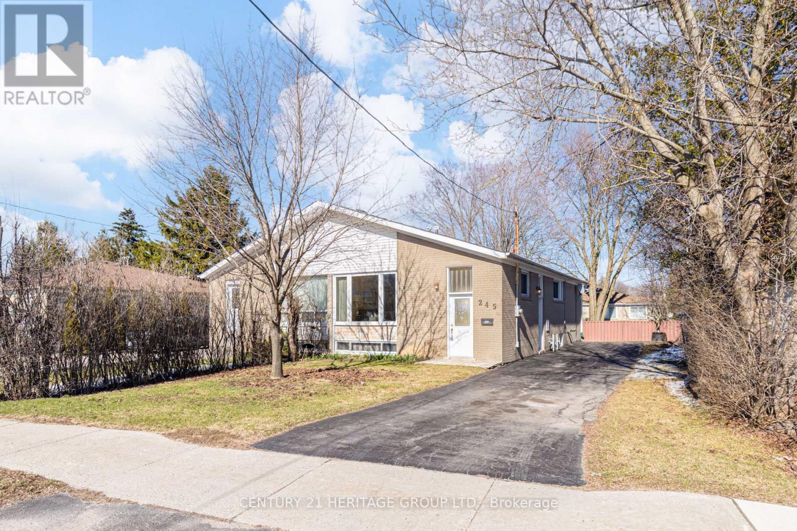 245 Browndale Crescent, Richmond Hill, Ontario  L4C 3H9 - Photo 3 - N13688032