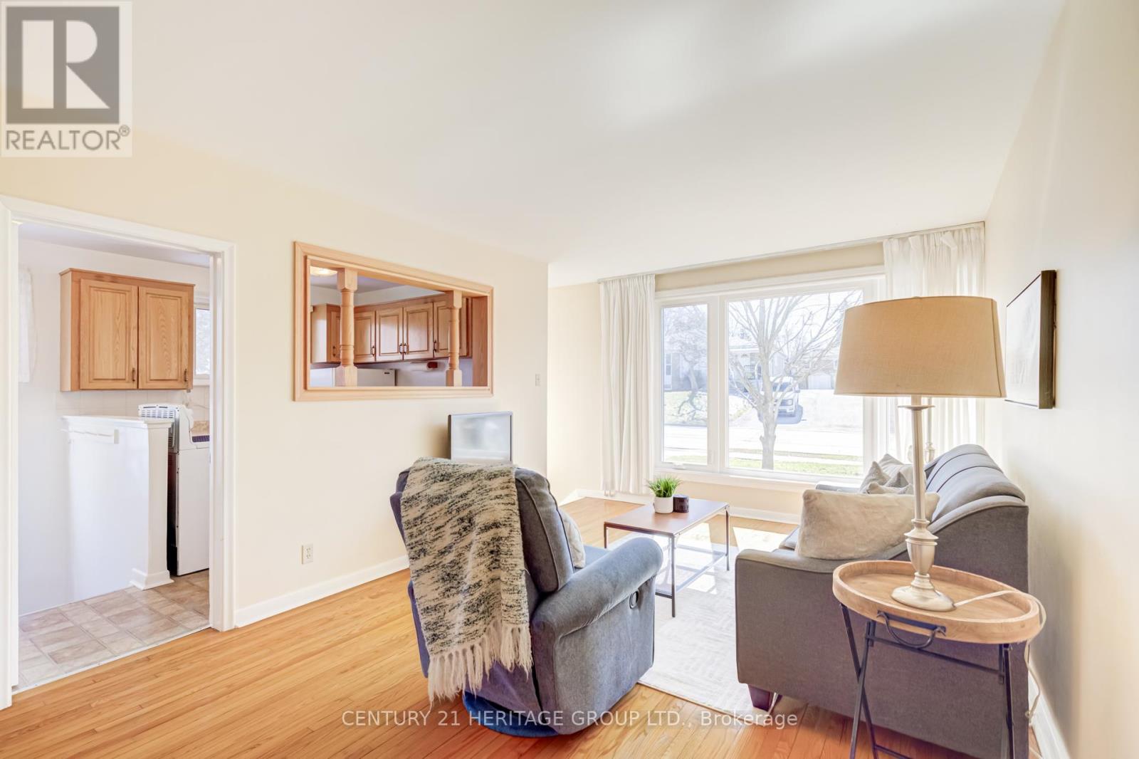 245 Browndale Crescent, Richmond Hill, Ontario  L4C 3H9 - Photo 9 - N13688032