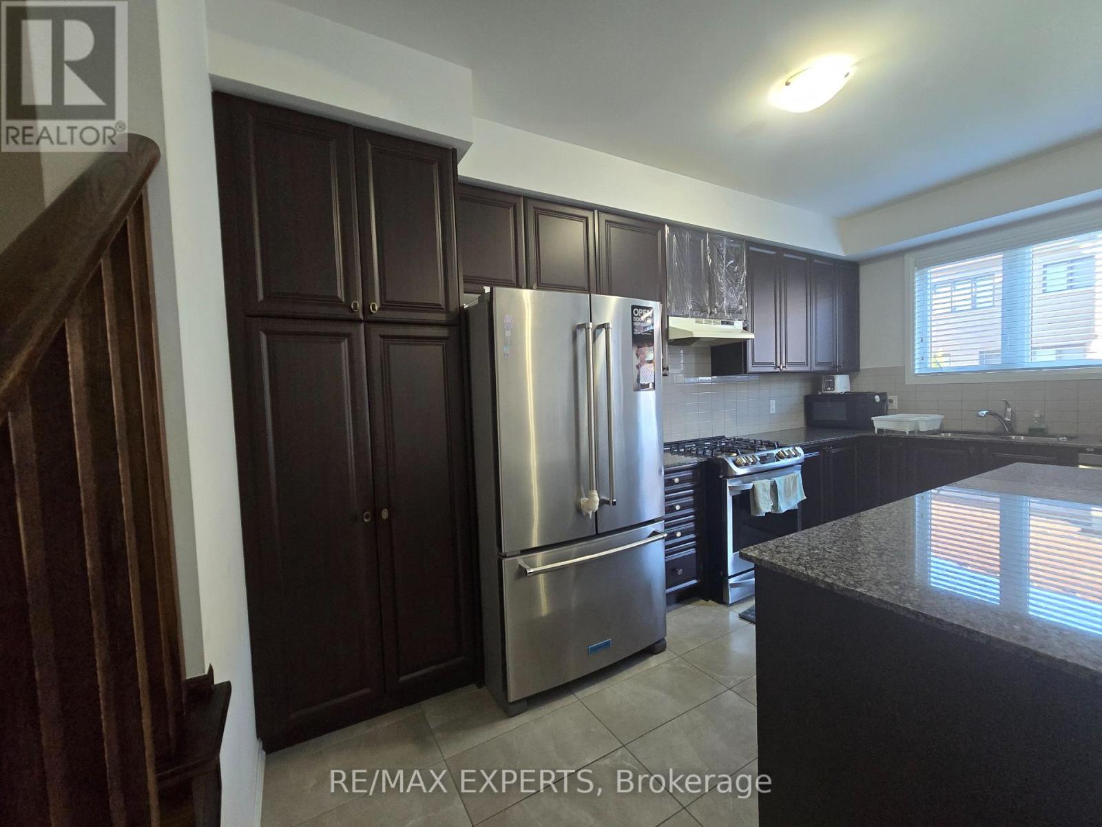 35 Landolfi Way, Bradford West Gwillimbury (Bradford), Ontario L3Z 4L7 - Photo 4 - N13688146