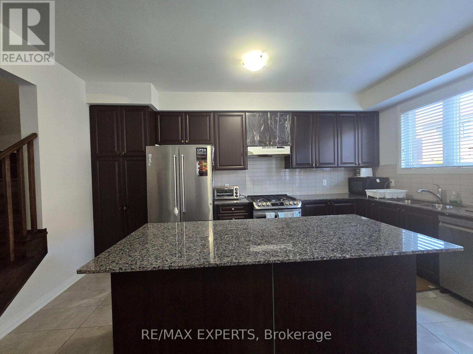 35 Landolfi Way, Bradford West Gwillimbury (Bradford), Ontario L3Z 4L7 - Photo 5 - N13688146
