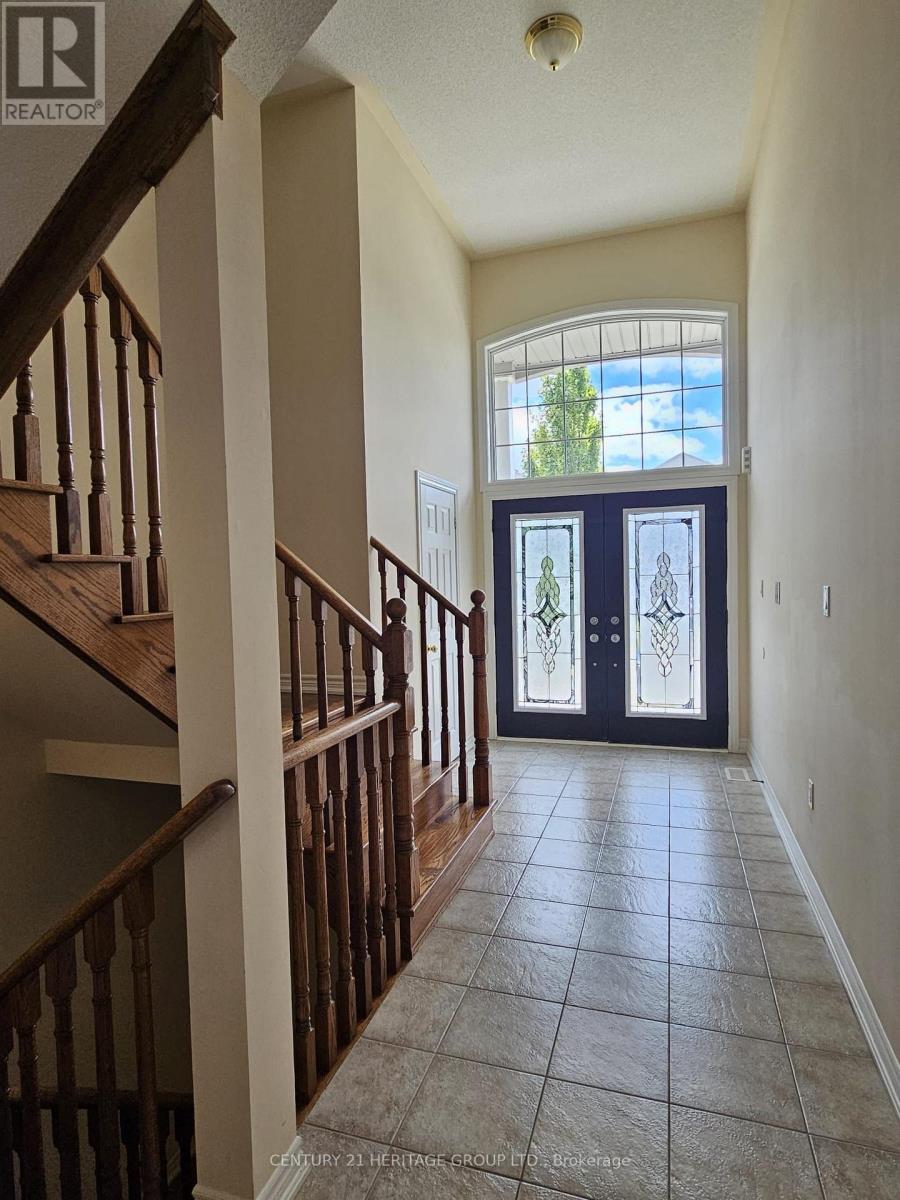 10 Orville Hand Court, Bradford West Gwillimbury (Bradford), Ontario  L3Z 3H9 - Photo 4 - N13688224