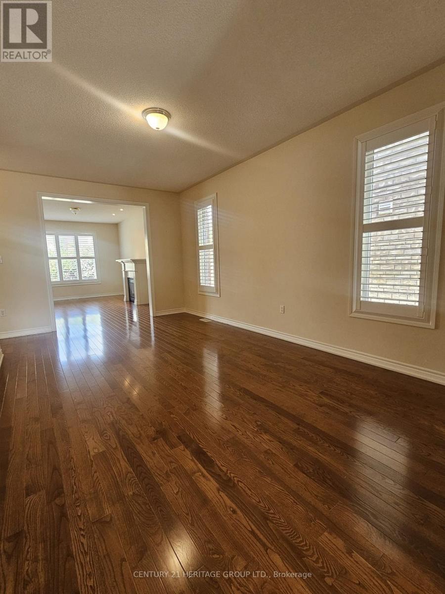 10 Orville Hand Court, Bradford West Gwillimbury (Bradford), Ontario  L3Z 3H9 - Photo 5 - N13688224