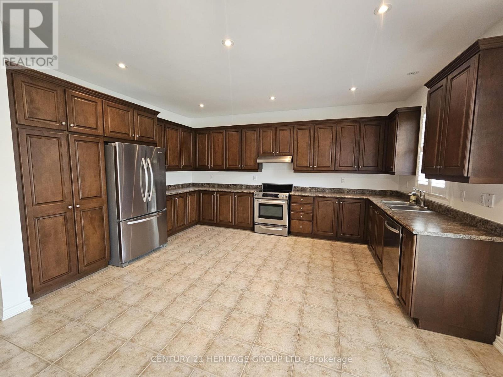10 Orville Hand Court, Bradford West Gwillimbury (Bradford), Ontario  L3Z 3H9 - Photo 8 - N13688224