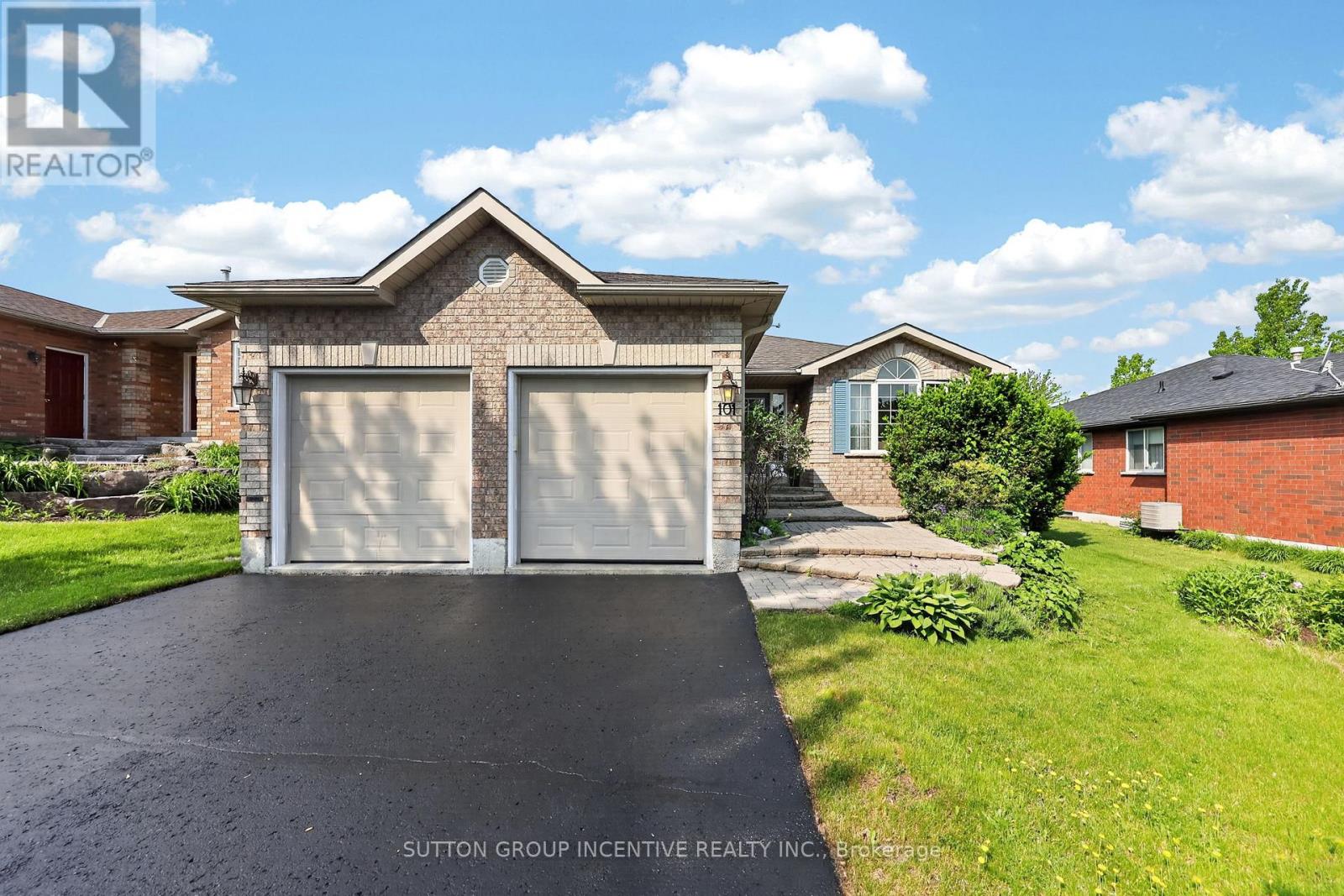 101 LION'S GATE BOULEVARD, Barrie, Ontario