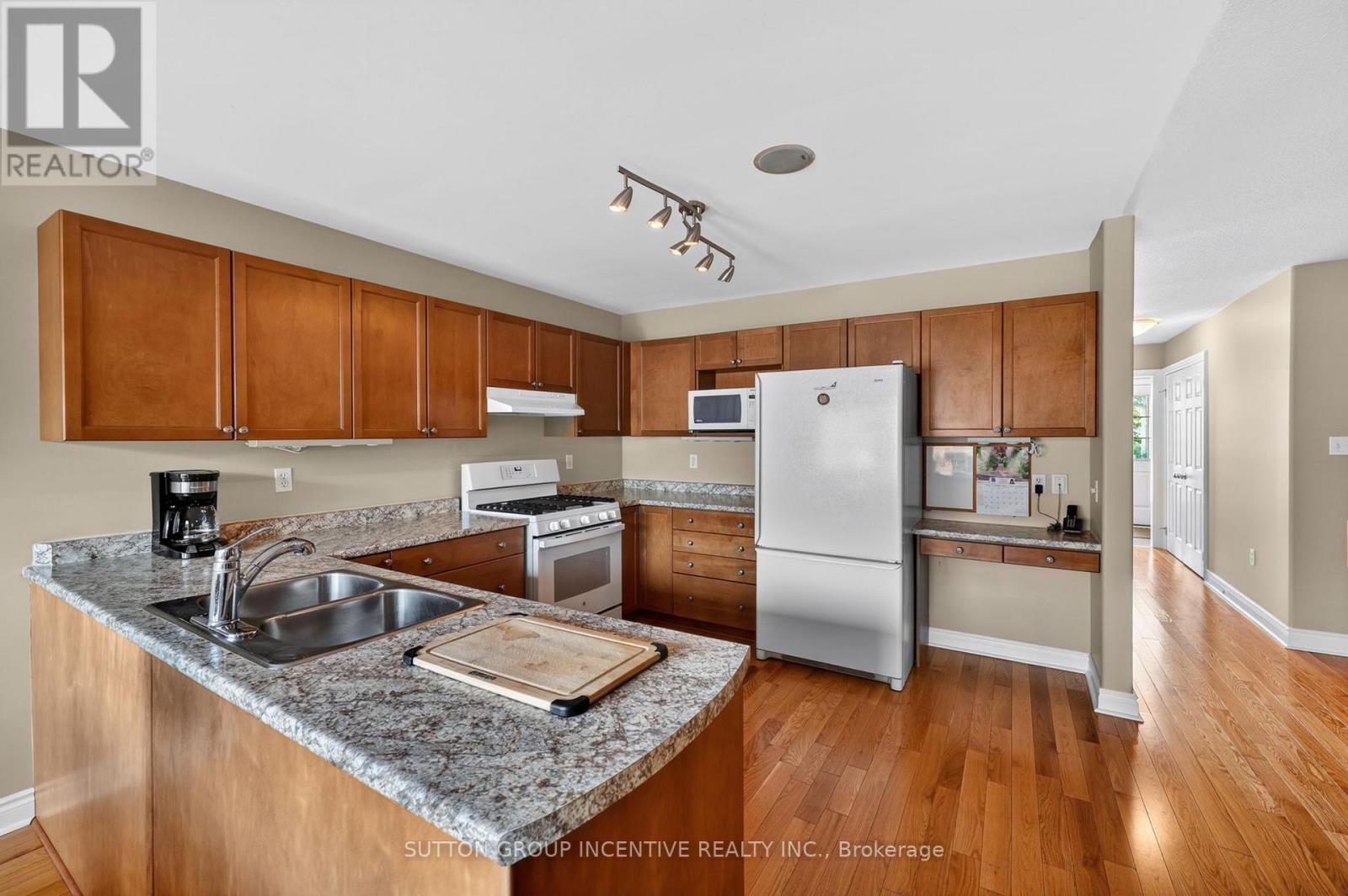 101 Lion's Gate Boulevard, Barrie, Ontario  L4M 7E5 - Photo 14 - S13688236