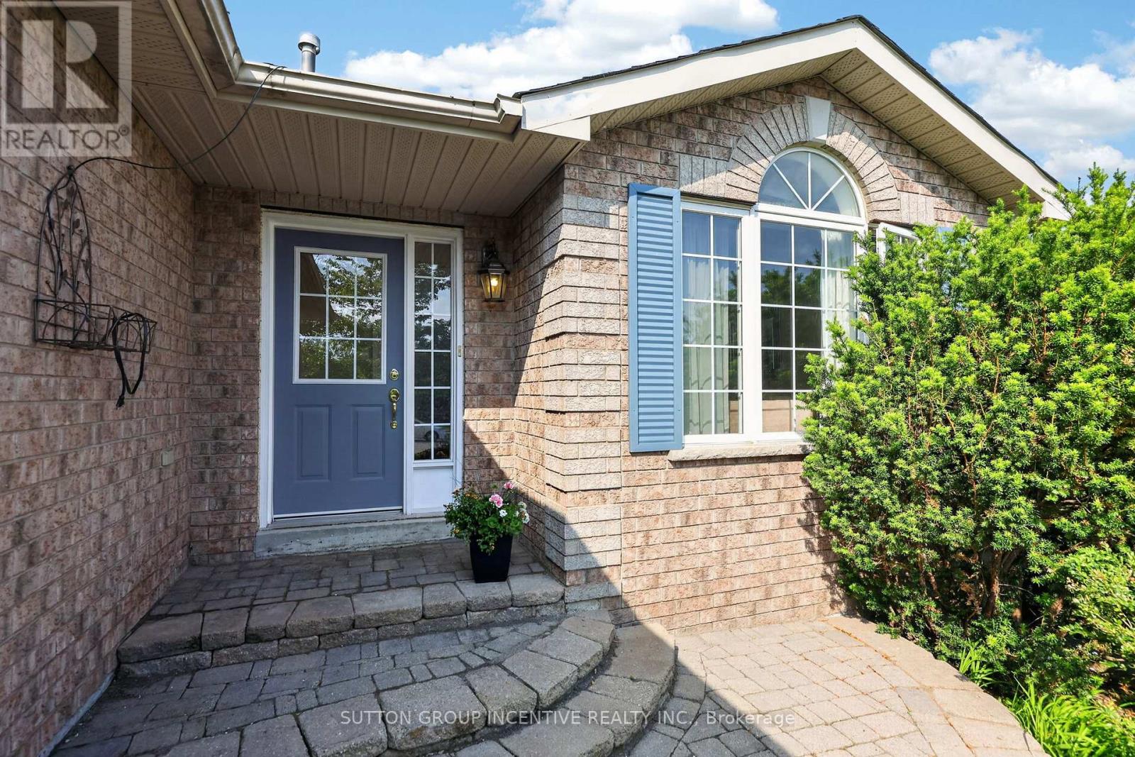 101 Lion's Gate Boulevard, Barrie, Ontario  L4M 7E5 - Photo 3 - S13688236