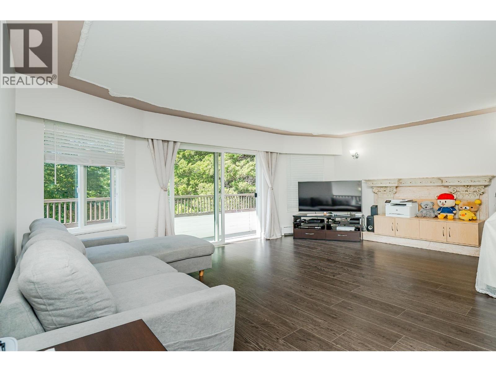 6074 Sherbrooke Street, Vancouver, British Columbia  V5W 3N2 - Photo 5 - R3156306