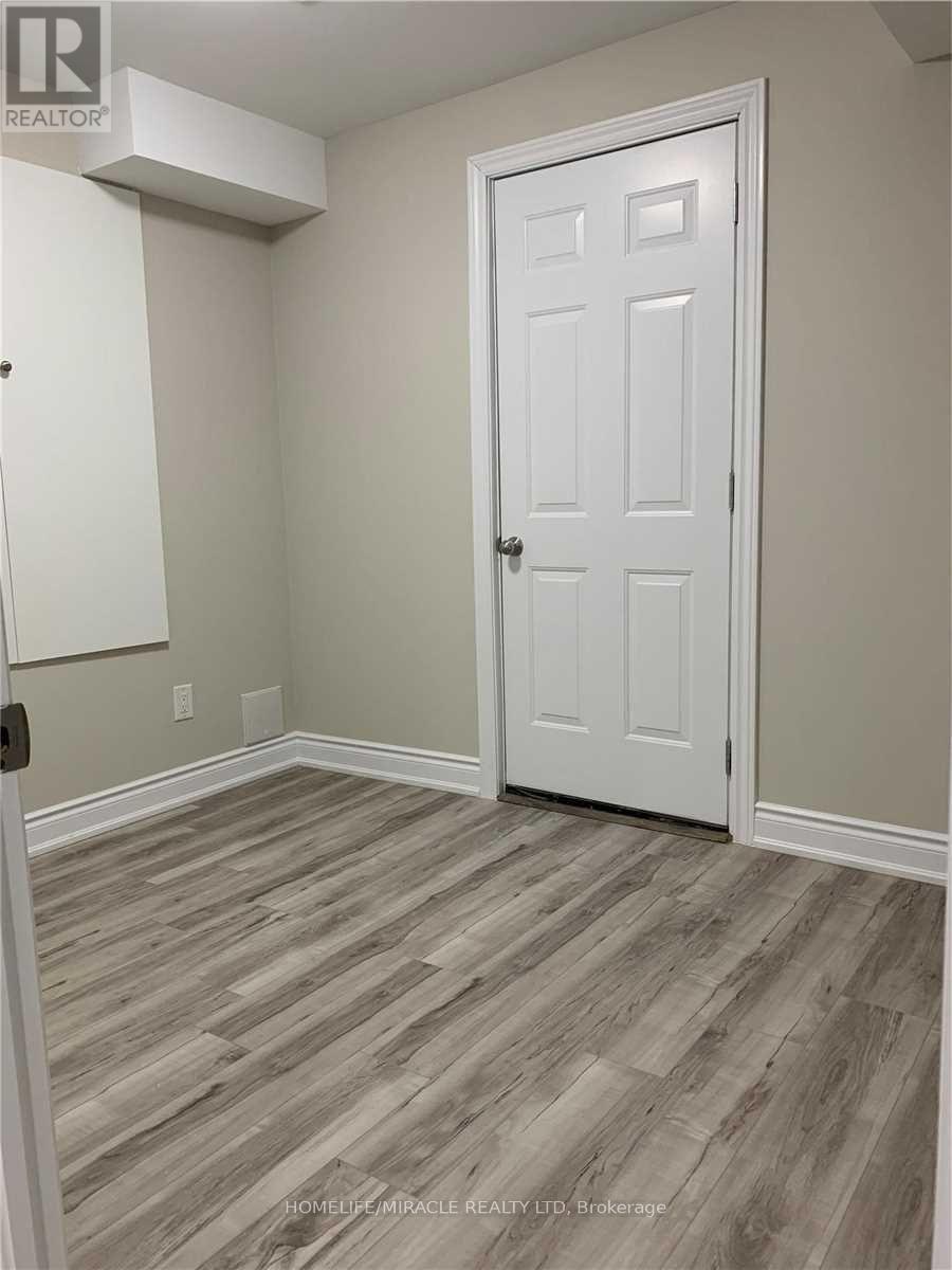 210 Bellchase Trail, Brampton, Ontario  L6P 3V2 - Photo 9 - W13688034