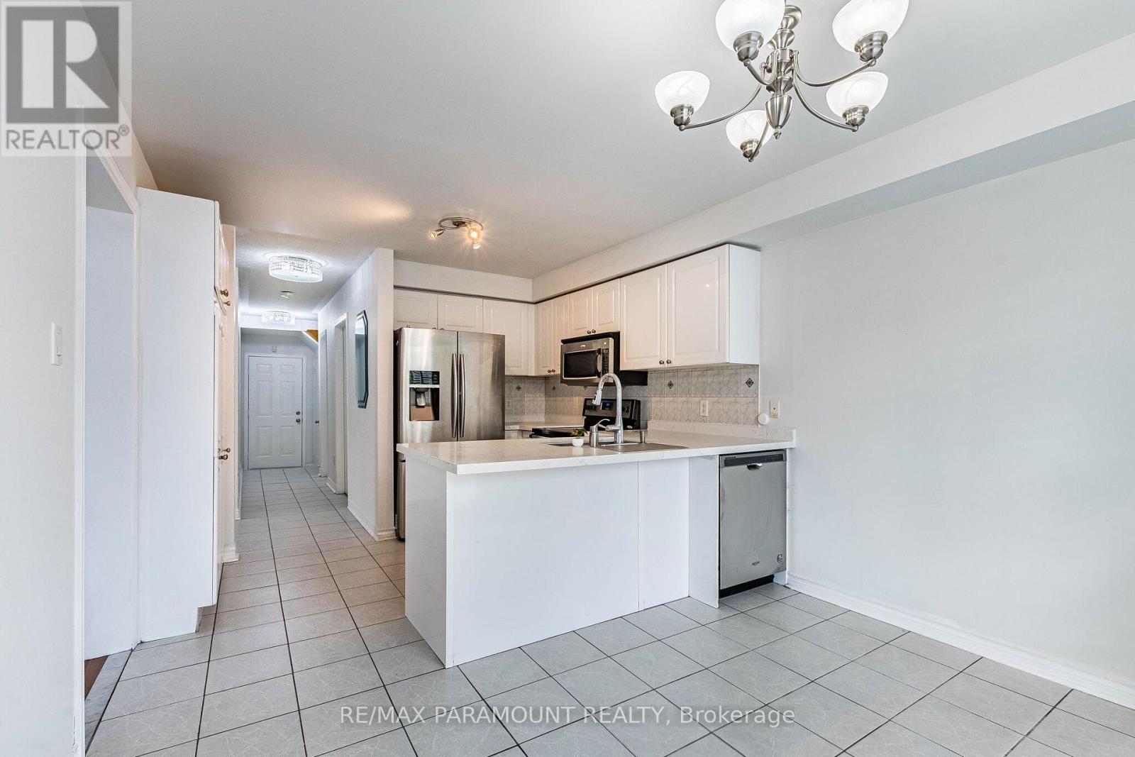 22 Checkerberry Crescent, Brampton, Ontario  L6R 2S6 - Photo 11 - W13688100