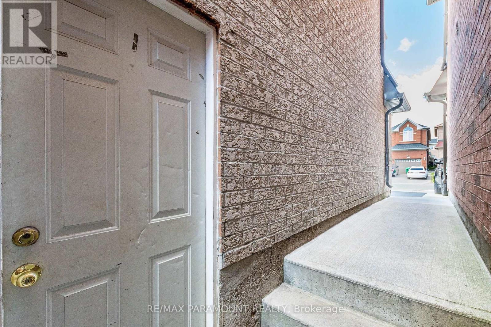 22 Checkerberry Crescent, Brampton, Ontario  L6R 2S6 - Photo 45 - W13688100