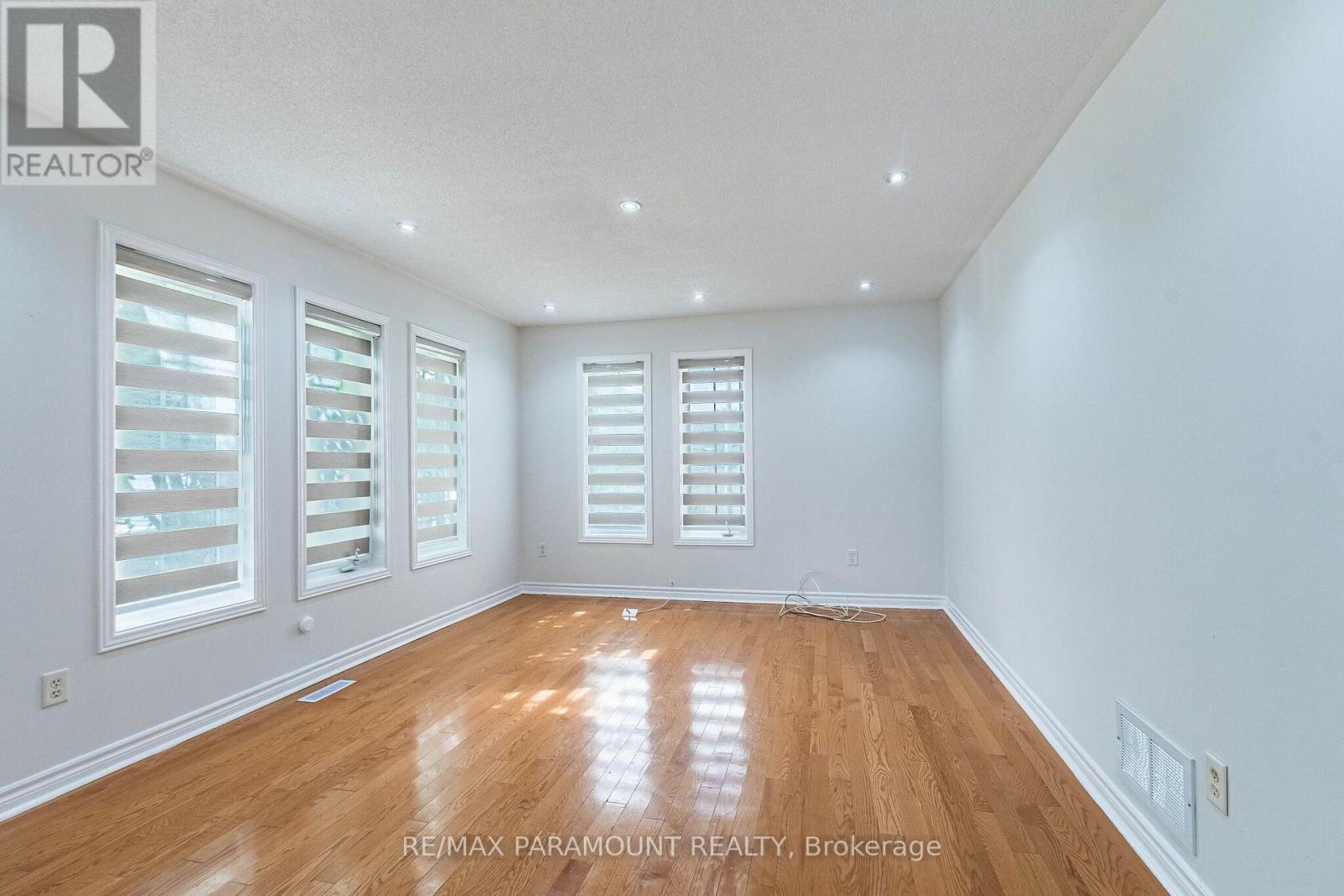 22 Checkerberry Crescent, Brampton, Ontario  L6R 2S6 - Photo 8 - W13688100