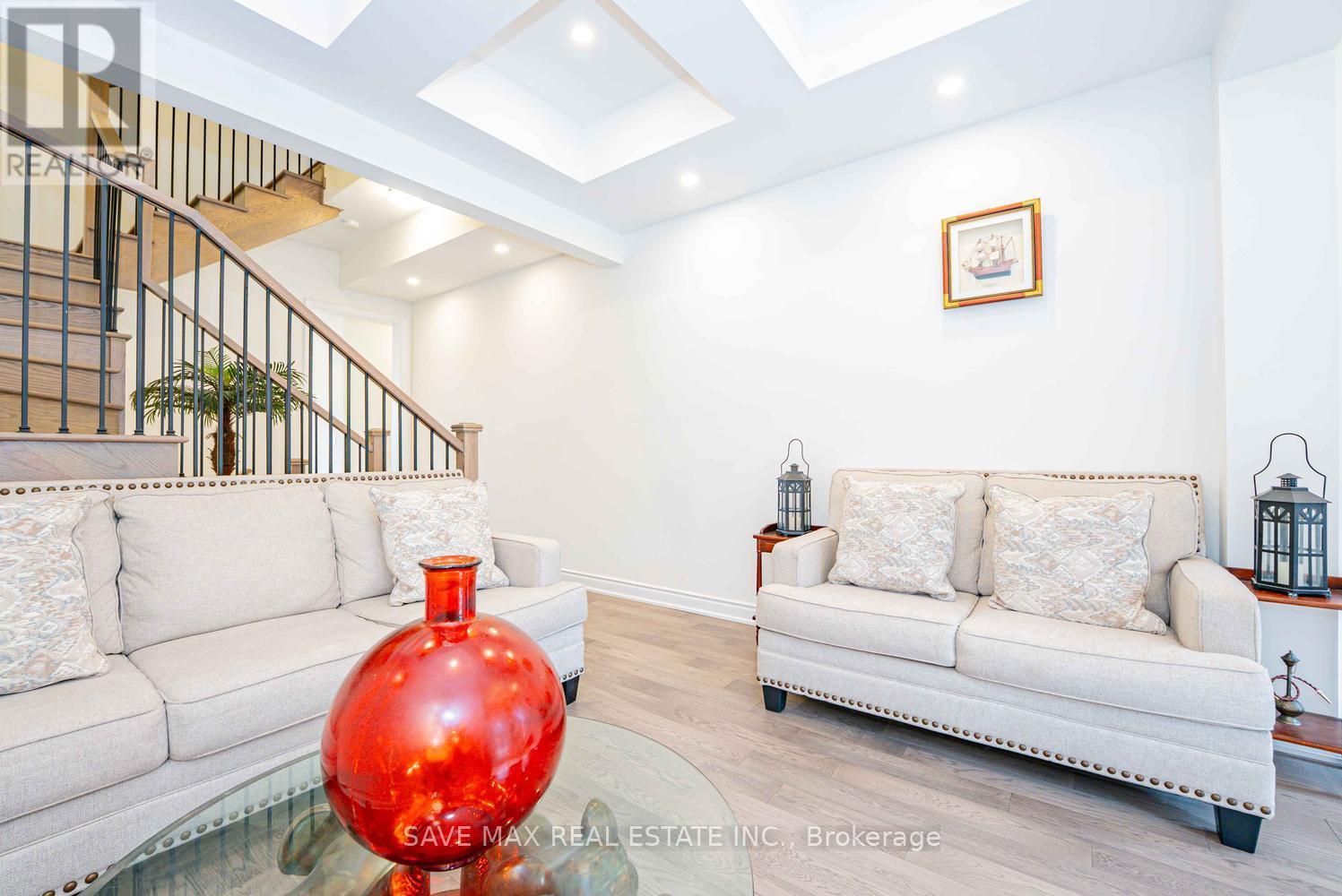1320 Anthonia Trail, Oakville, Ontario  L6H 7Z2 - Photo 9 - W13688102