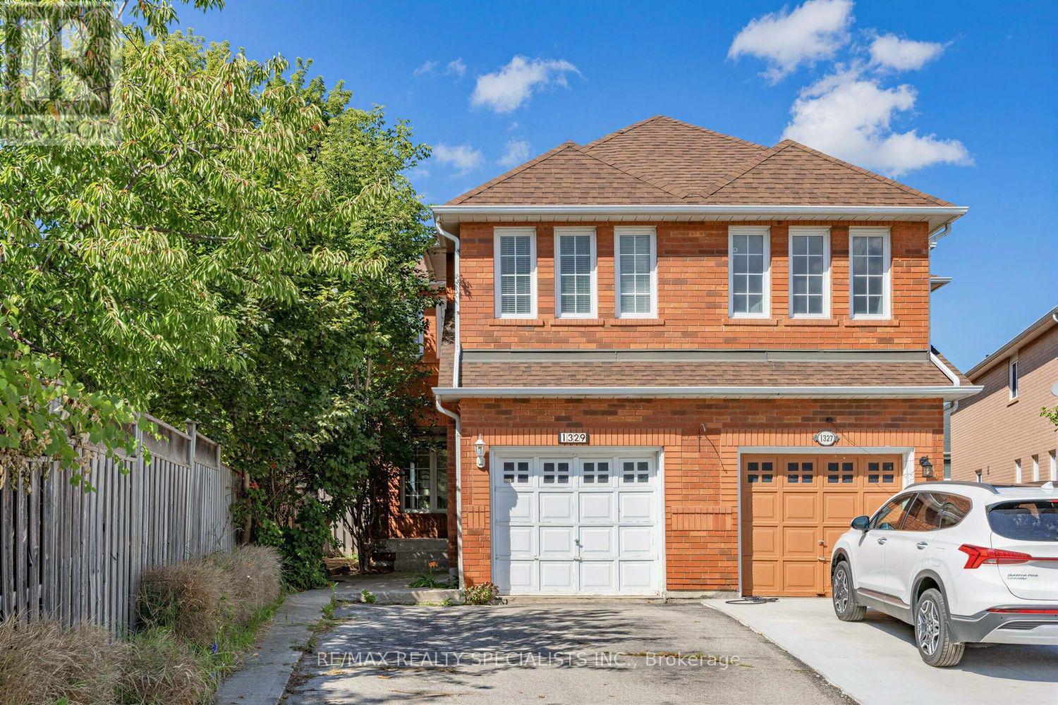 1329 Whiffletree Court, Mississauga, Ontario  L5N 7R1 - Photo 1 - W13688120