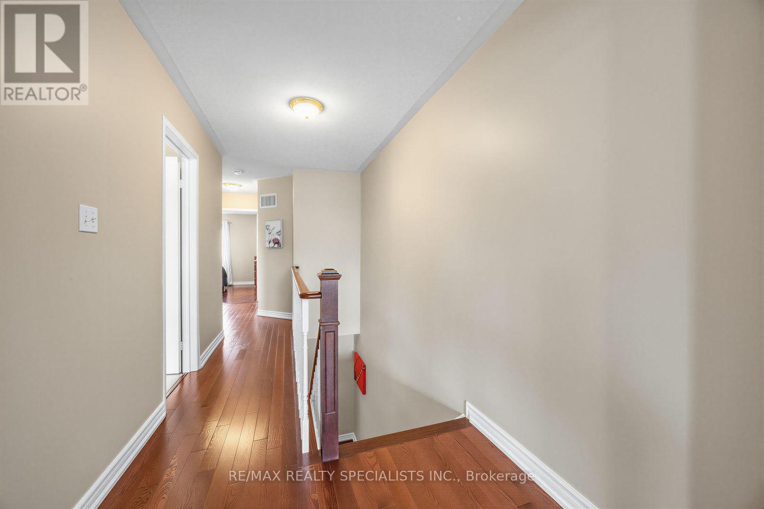 1329 Whiffletree Court, Mississauga, Ontario  L5N 7R1 - Photo 16 - W13688120