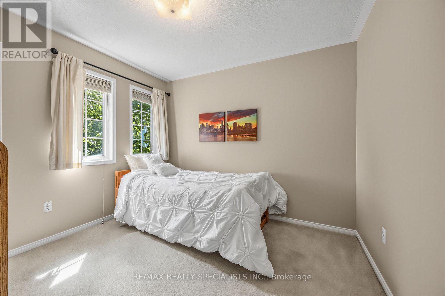 1329 Whiffletree Court, Mississauga, Ontario  L5N 7R1 - Photo 18 - W13688120