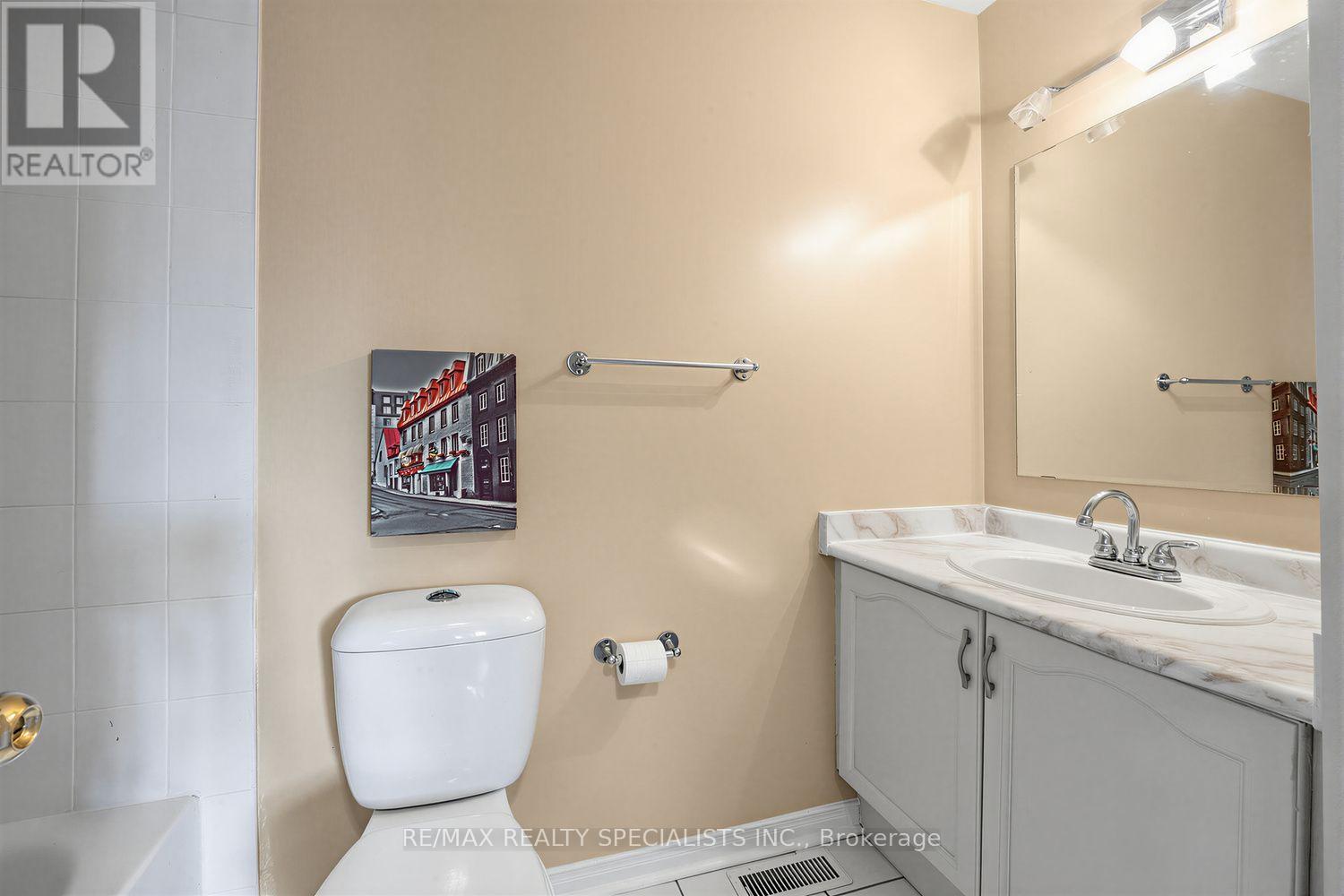1329 Whiffletree Court, Mississauga, Ontario  L5N 7R1 - Photo 21 - W13688120