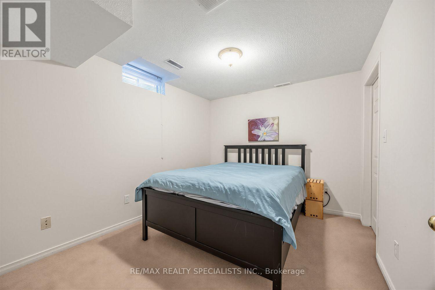 1329 Whiffletree Court, Mississauga, Ontario  L5N 7R1 - Photo 28 - W13688120