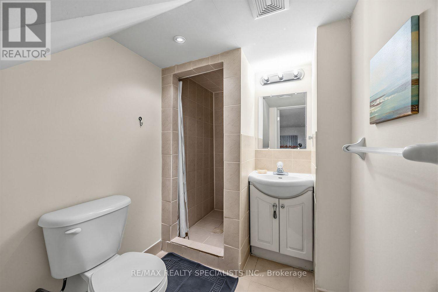 1329 Whiffletree Court, Mississauga, Ontario  L5N 7R1 - Photo 29 - W13688120